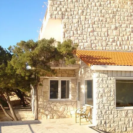 House Zaca 3* Завала