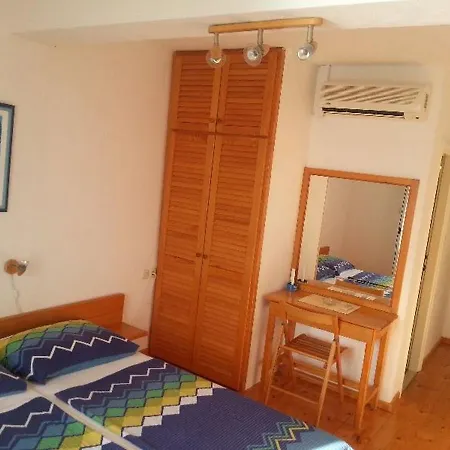 House Zaca Zavala