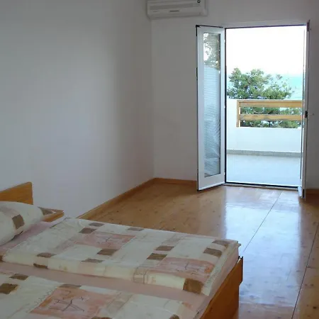 Guest house House Zaca 3*